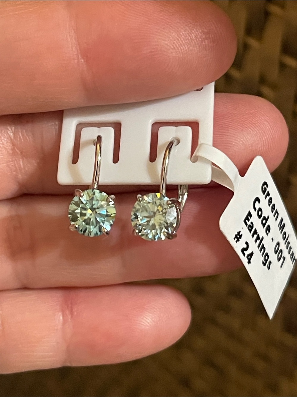 NWT Green Moissanigr Solitaire Leverback Earrings in 925 Silver